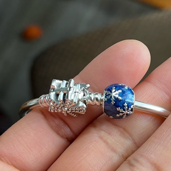 NWOT Pandora Fireworks Bangle Bracelet w/ 3 Christmas Charms EUC - Picture 16 of 17